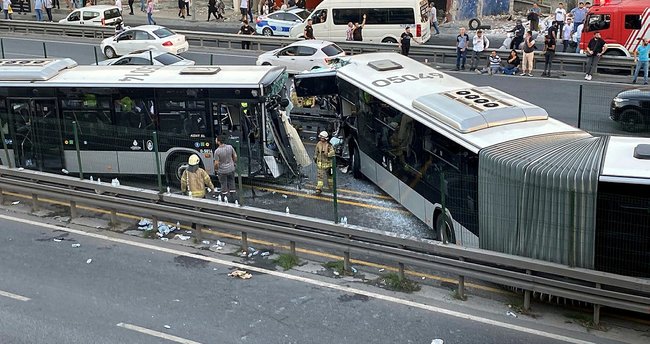 Metrobüs kazasında yaralanan yolcuların sürücünün fenalaştığını iddia ettiler
